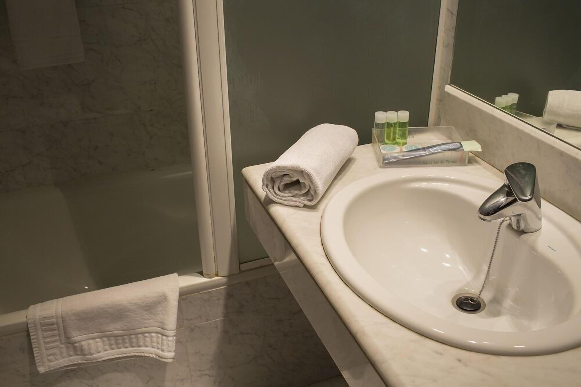 Hotel Delta Тудела Экстерьер фото