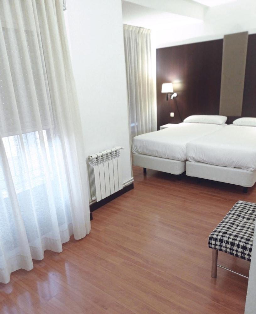 Hotel Delta Тудела Экстерьер фото